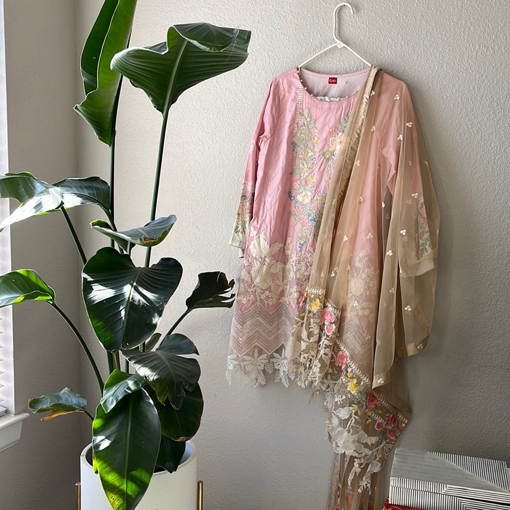 Sana Safinaz Luxury Lawn 3 pc suit